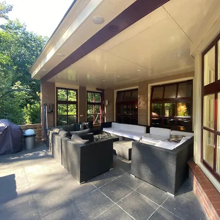 Sjieke Gezellige In Het Bos